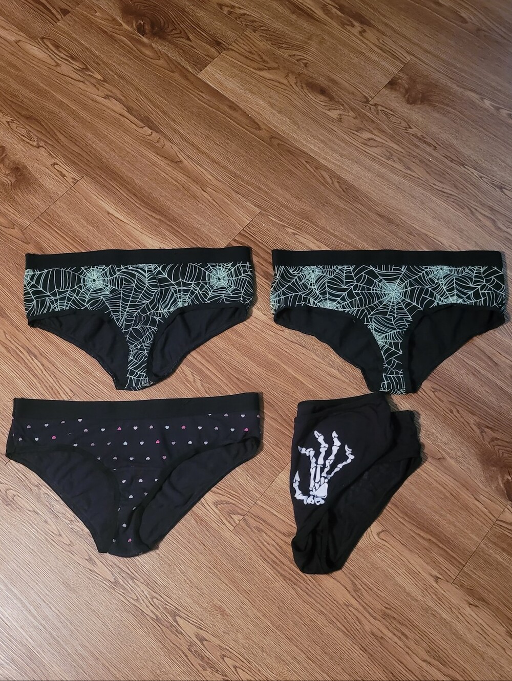 Torrid 00 hipster cheeky spiderweb heart panties
